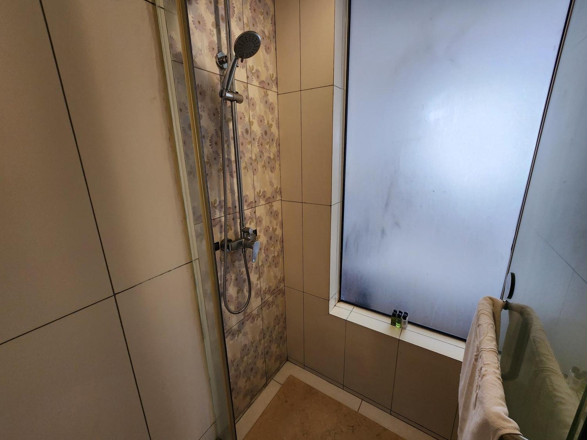 Dmall Hotel Κιγκάλι Εξωτερικό φωτογραφία