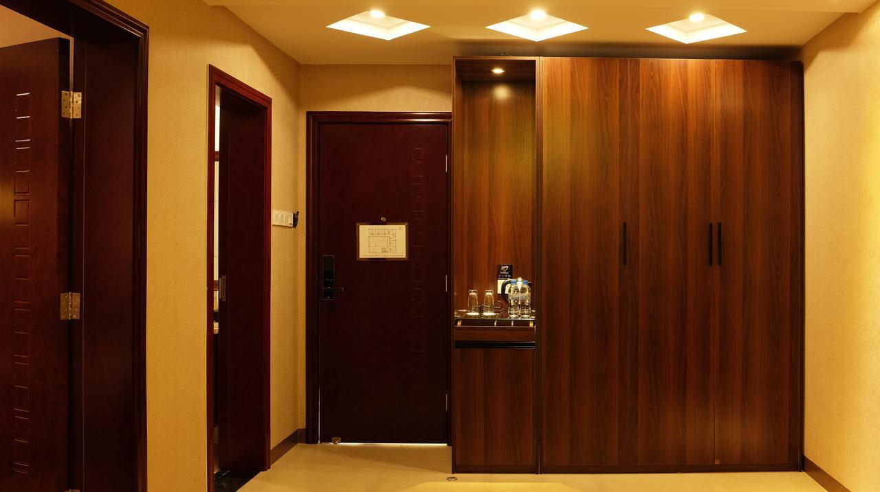 Dmall Hotel Κιγκάλι Εξωτερικό φωτογραφία